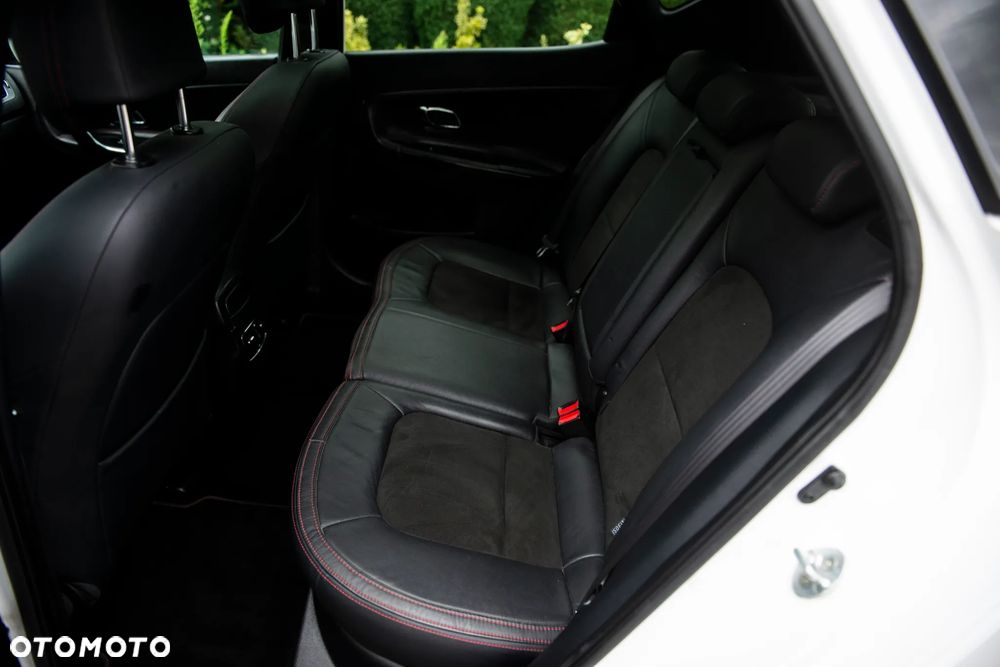 Kia Ceed 1.6 T-GDI GT - 32