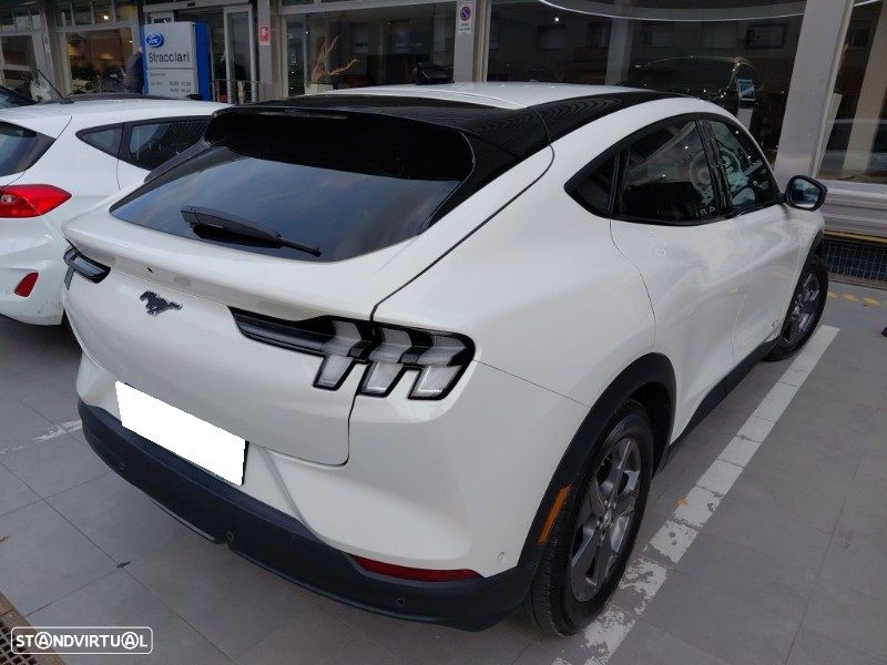 Ford Mustang Mach-E - 4