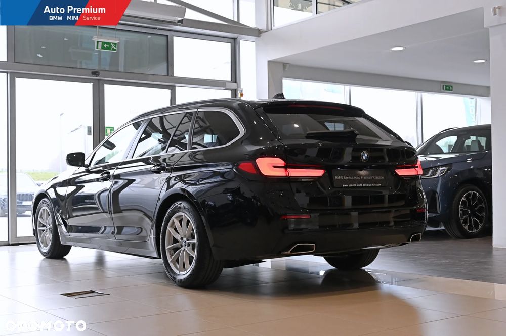 BMW Seria 5 518d - 21