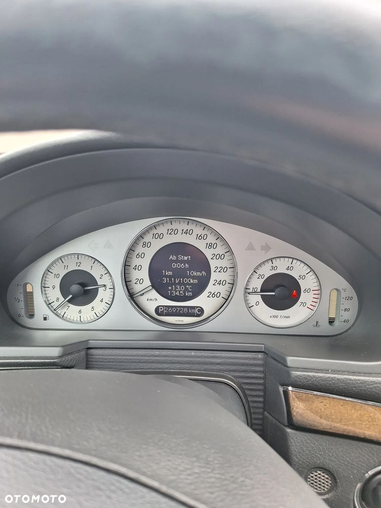 Mercedes-Benz Klasa E 240 4Matic Avantgarde - 17