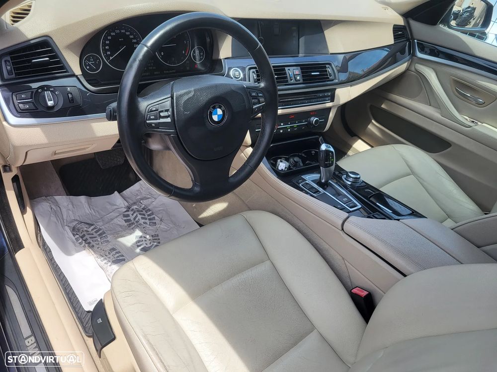 BMW 520 d Line Luxury Auto — fotografia 7