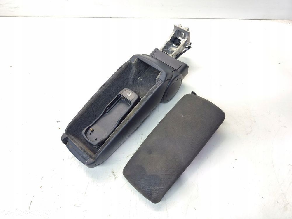 PODŁOKIETNIK PRZÓD AUDI A4 B6 B7 8E0864207G UCHWYT NA TELEFON USZKODZONY - 1
