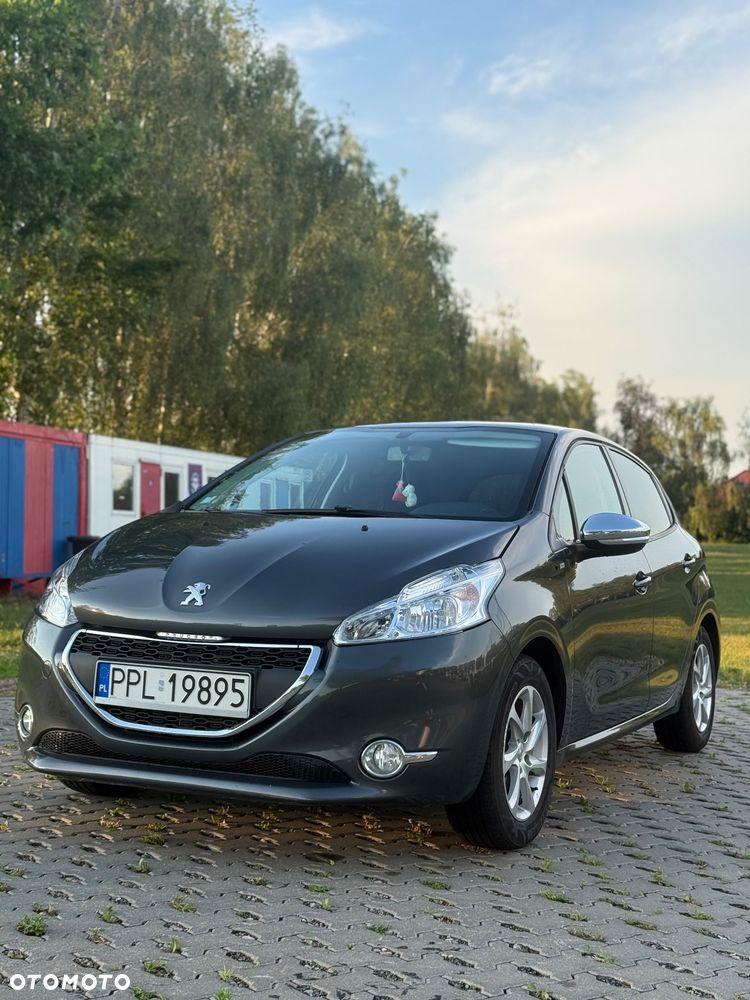 Peugeot 208 1.2 VTi Style - 1