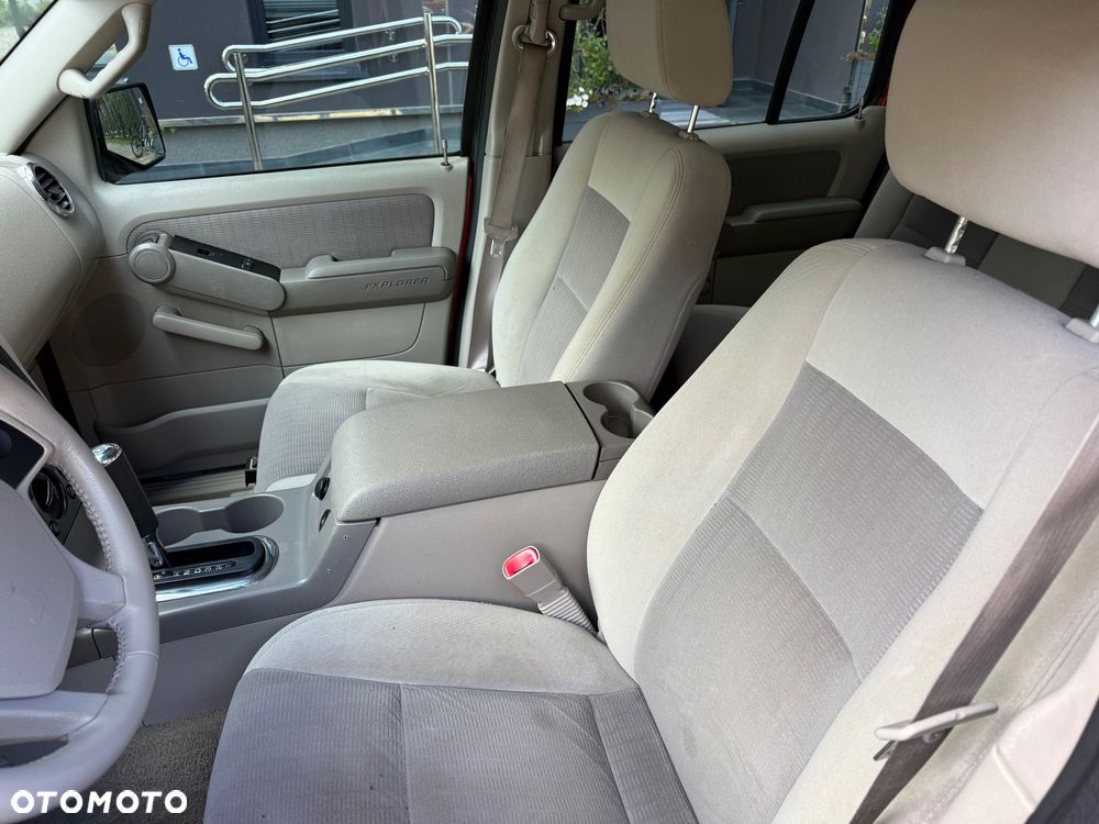 Ford Explorer 4.0 4WD - 10