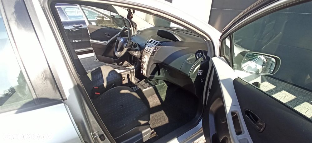 Toyota Yaris 1.4 D-4D Luna - 8