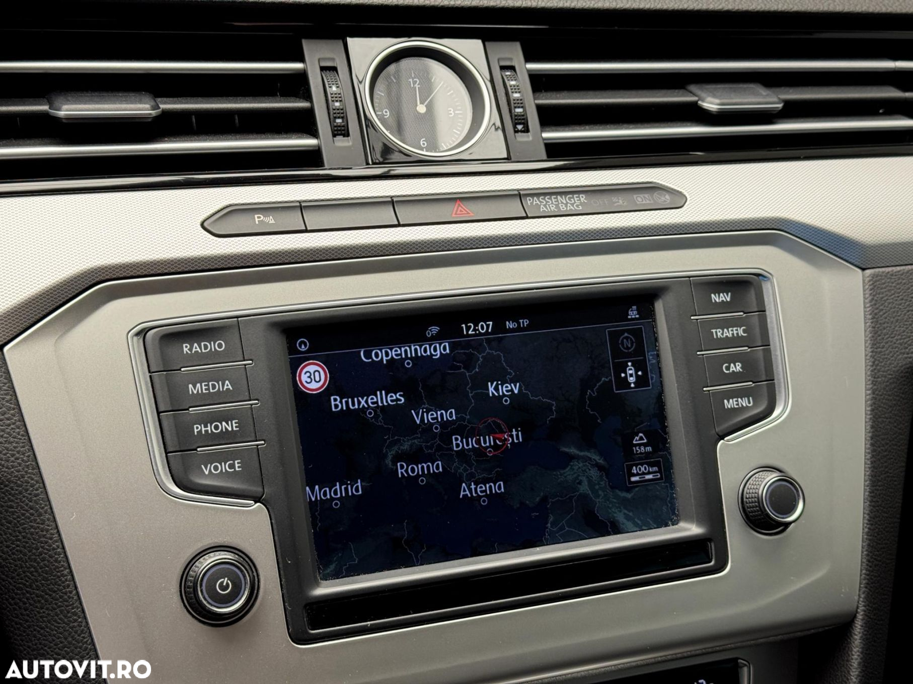 Volkswagen Passat - 10