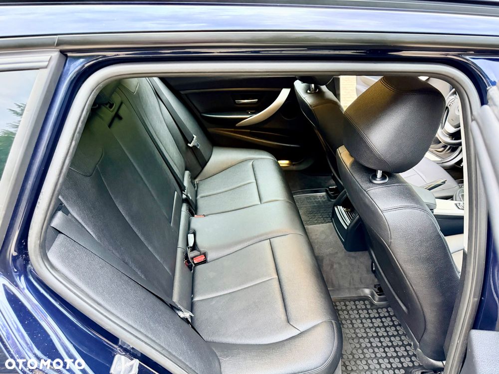 BMW Seria 3 320d - 25