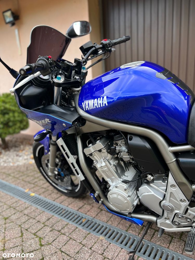 Yamaha FZS - 6