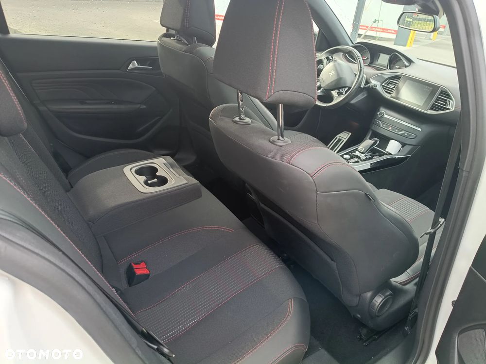 Peugeot 308 1.5 BlueHDi Active S&S EAT8 - 17