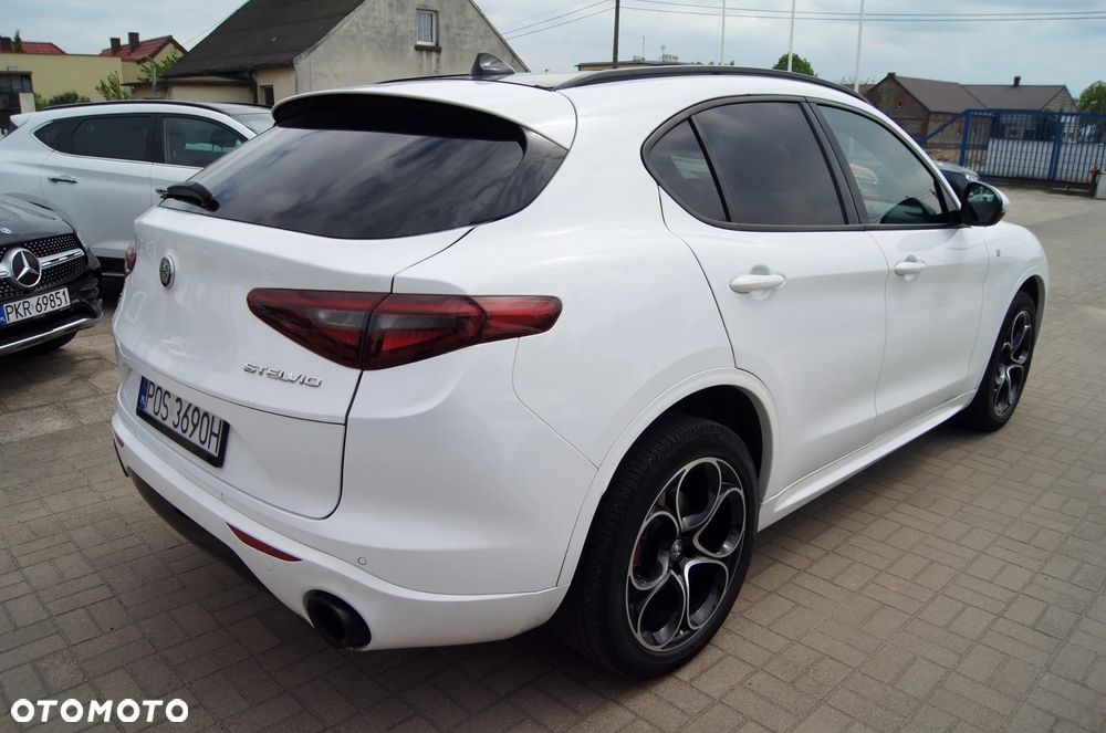 Alfa Romeo Stelvio 2.0 Turbo 16V AT8-Q4 Ti - 38