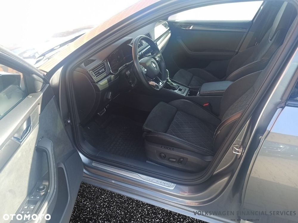 Skoda Superb 2.0 TDI SCR 4x4 Sportline DSG - 6