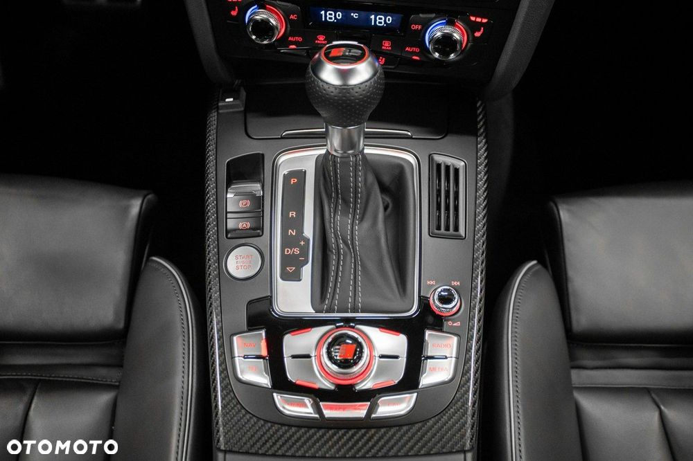 Audi RS4 Avant Avant S tronic - 27