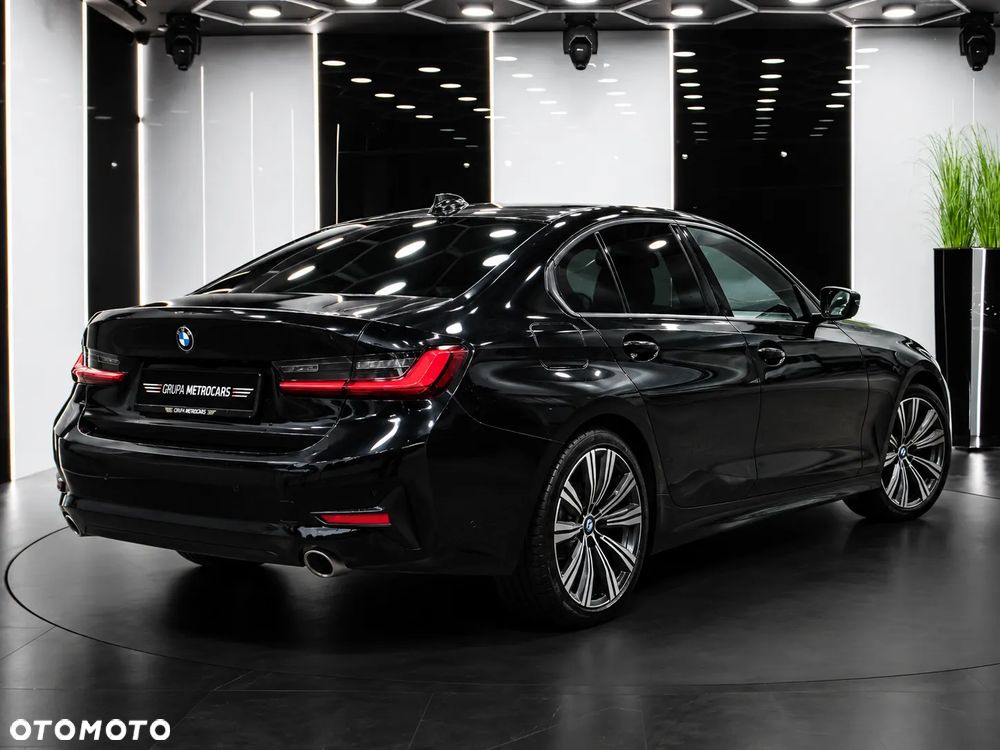 BMW Seria 3 318i M Sport - 5