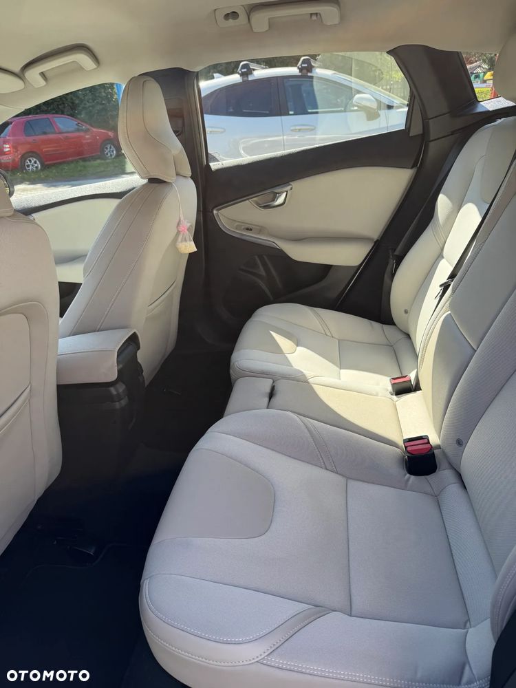 Volvo V40 D3 Kinetic - 22