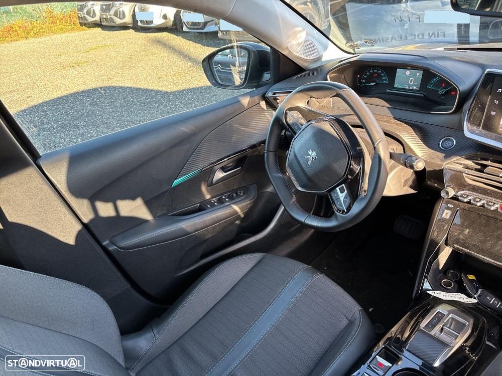 Peugeot e-208 Allure - 6