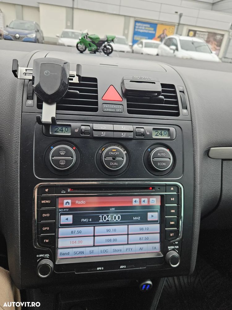 Volkswagen Touran 2.0TDI Highline - 9