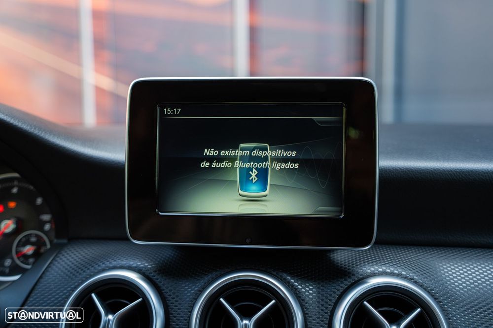 Mercedes-Benz A 180 d AMG Line - 16