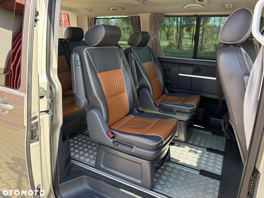 Volkswagen Multivan - 22