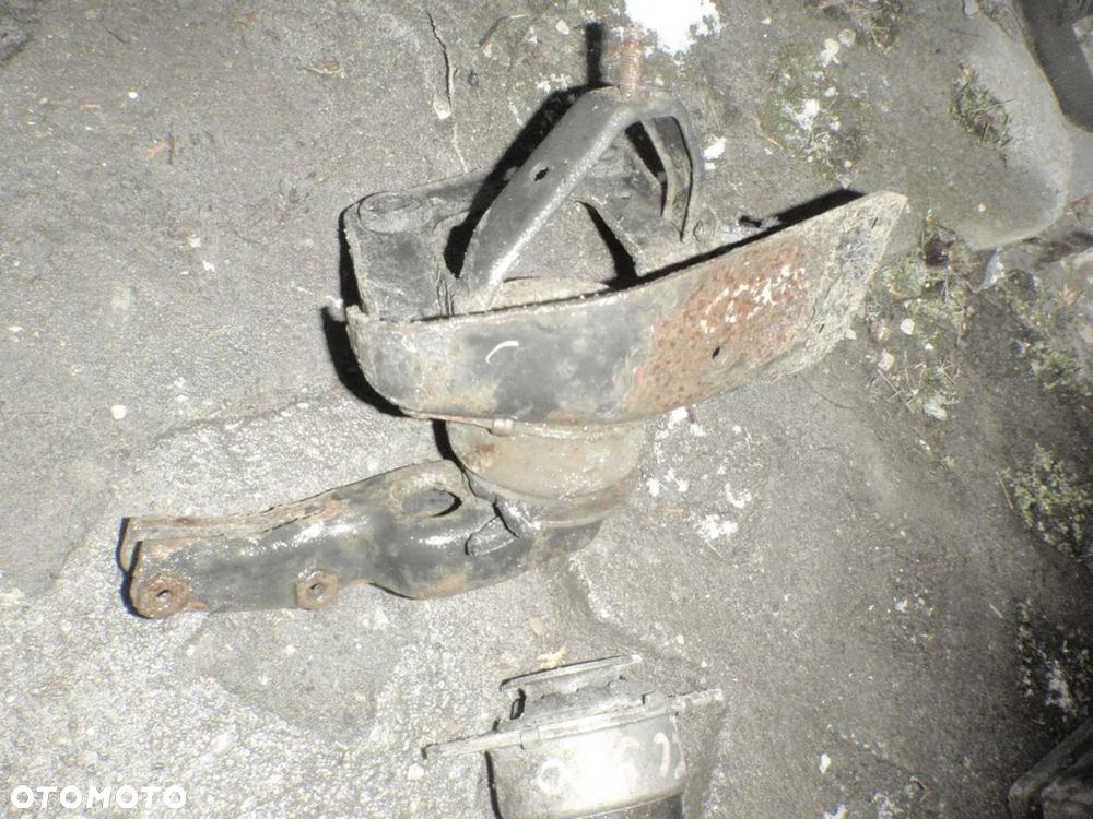 poduszka łapa wspornik skrzyni biegów silnika cinQuecento 700 900 - 4