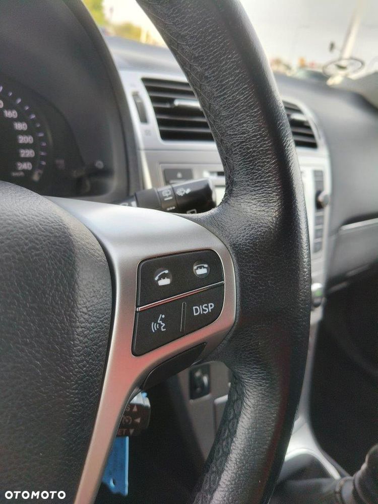 Toyota Avensis 1.8 Premium - 28