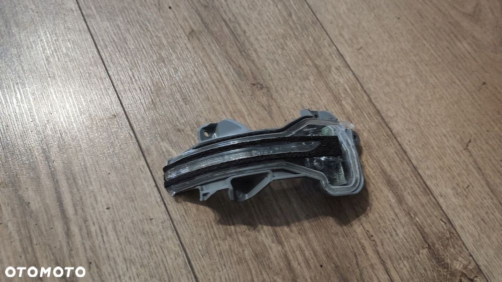 EU KIERUNKOWSKAZ LUSTERKA LEWY HONDA JAZZ CRV HRV - 2