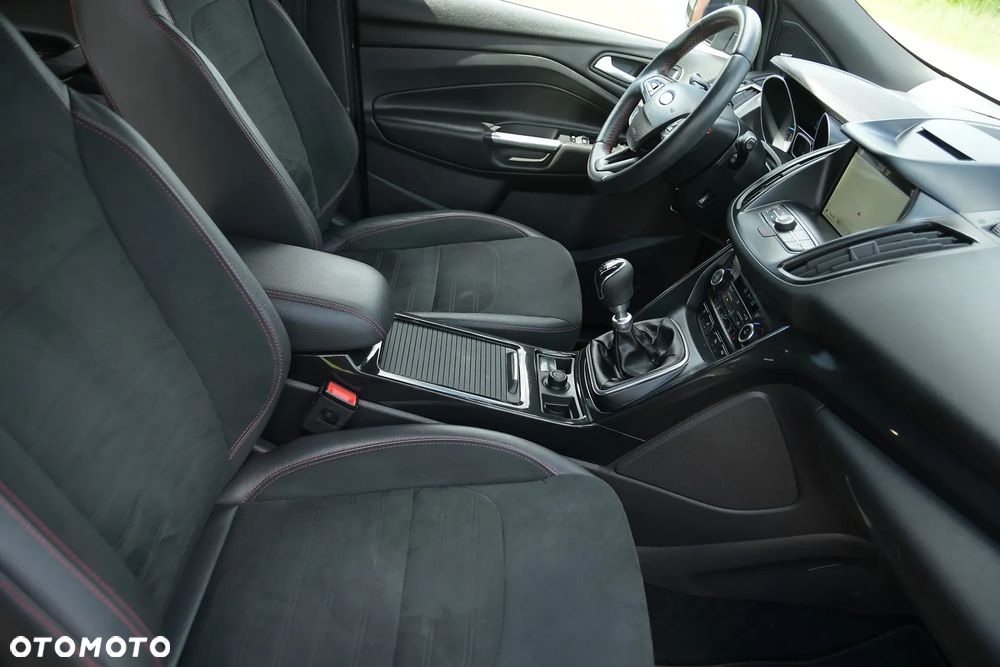 Ford Kuga 2.0 TDCi AWD ST-Line - 23