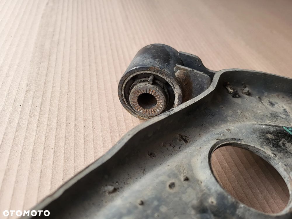 Wahacz prawy przedni Citroen C4 Picasso II - 3