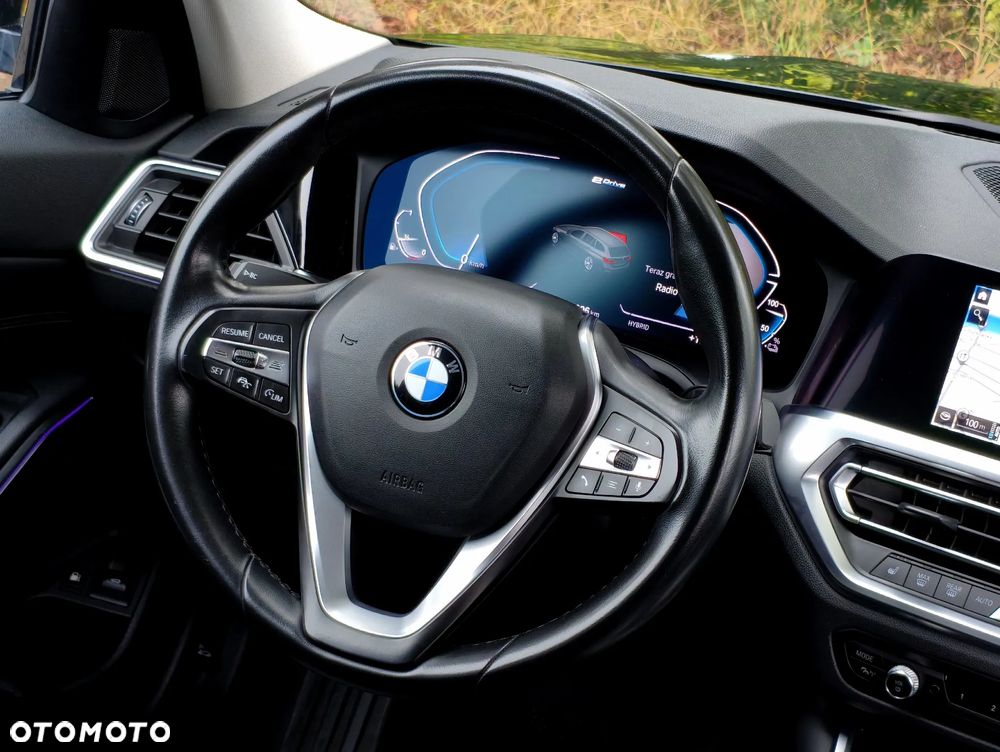 BMW Seria 3 330e Luxury Line sport - 18