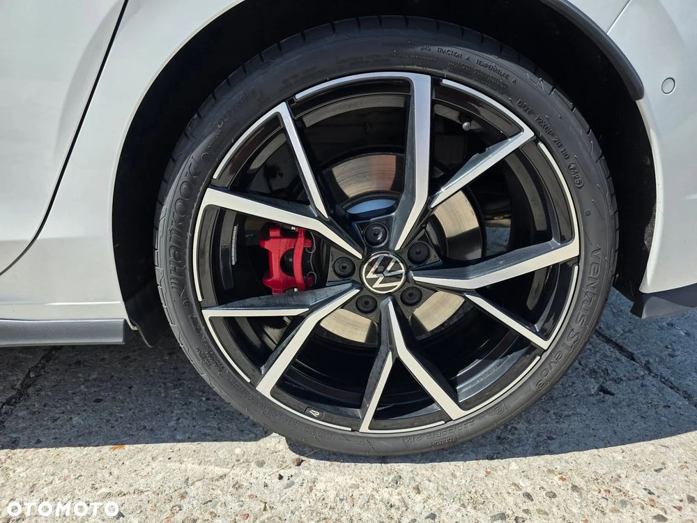 Volkswagen Golf - 10