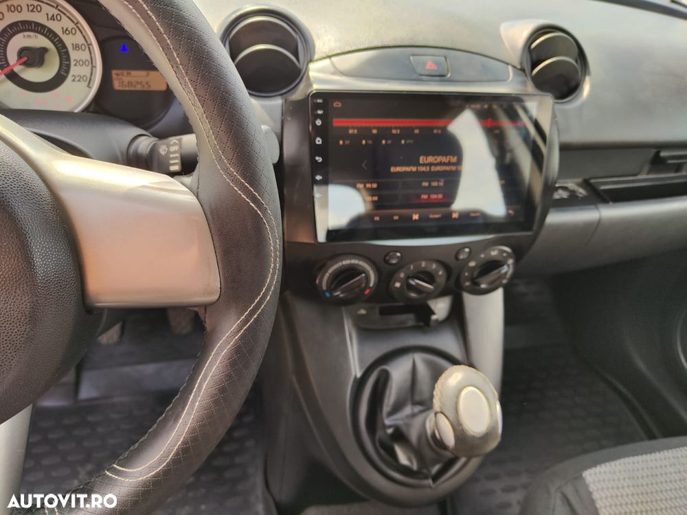 Mazda 2 - 6