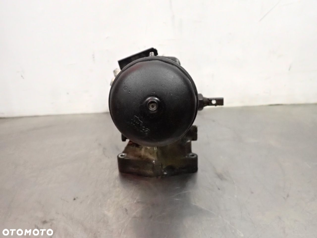 PODSTAWA FILTRA OLEJU VOLKSWAGEN GOLF V 038115389B - 4