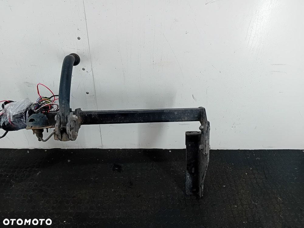 HAK HOLOWNICZY PEUGEOT 308 I HATCHBACK - 3