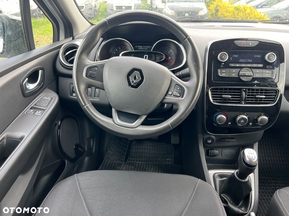 Renault Clio 1.2 16V 75 LIMITED - 29