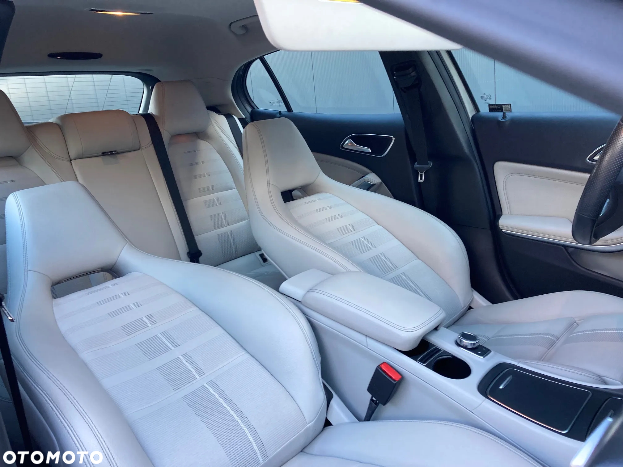 Mercedes-Benz GLA 200 7G-DCT AMG Line - 18