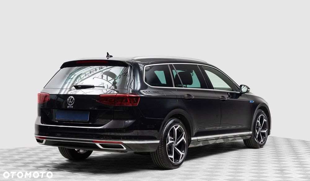 Volkswagen Passat 2022 photo 2