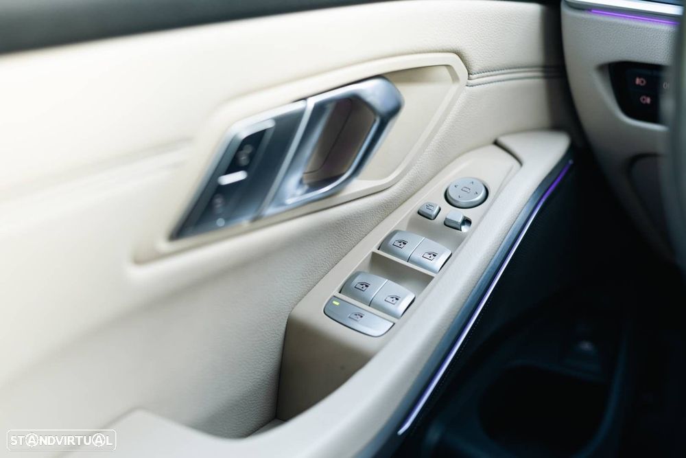 BMW 320 d Pack Desportivo M Auto - 39