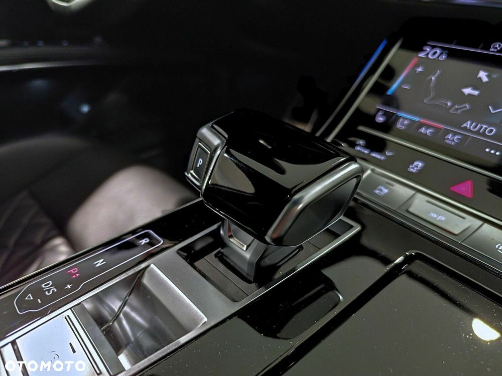 Audi S8 - 20