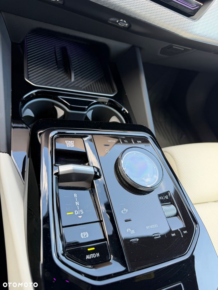 BMW Seria 5 520i mHEV - 9