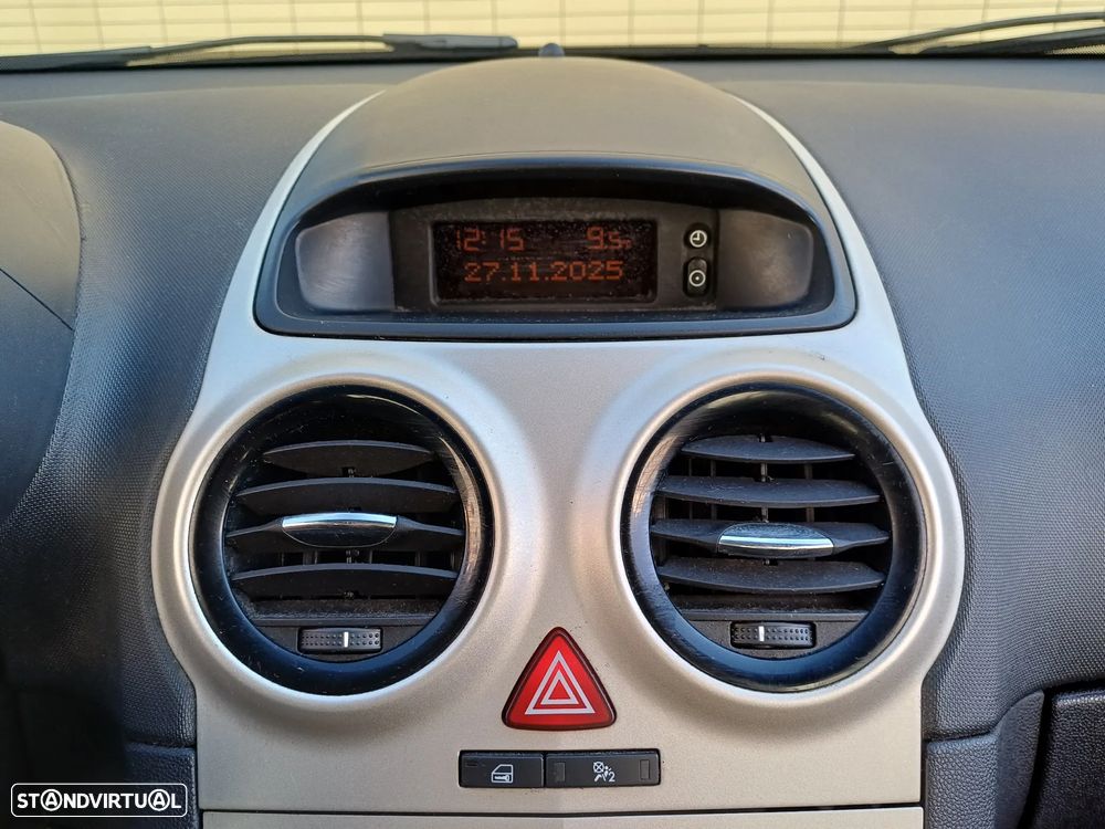 Opel Corsa 1.2 Enjoy - 26