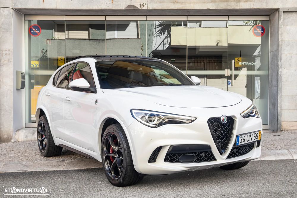 Alfa Romeo Stelvio 2.9 T Quadrifoglio Q4 — fotografia 3