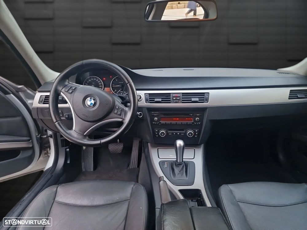 BMW 320 dA Exclusive - 6