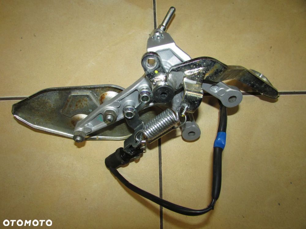 YAMAHA MT-03 2020+ podnóżek set prawy przód - 2