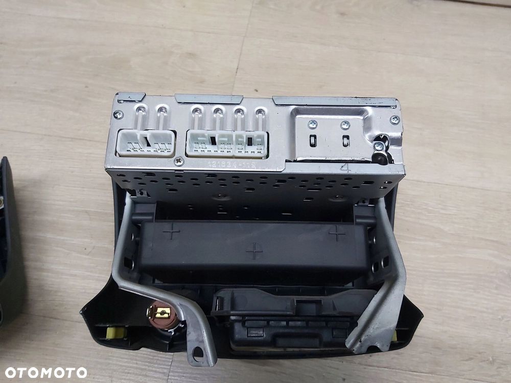 Toyota Yaris I LIFT radio kaseta 86120-0D070 - 5