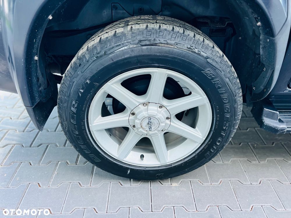 Isuzu D-Max 3.0d DC LS - 33