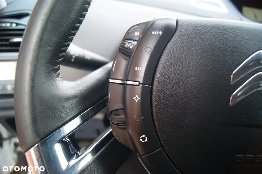 Citroën C4 Picasso 1.6 HDi FAP Exclusive - 16