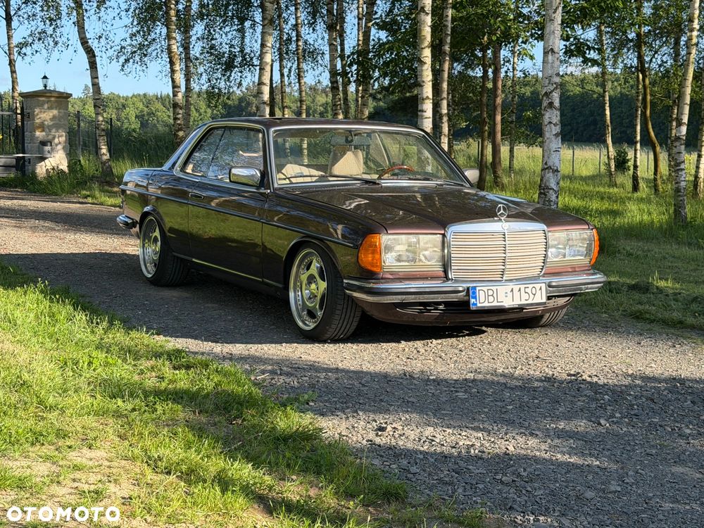 Mercedes-Benz W123 - 11