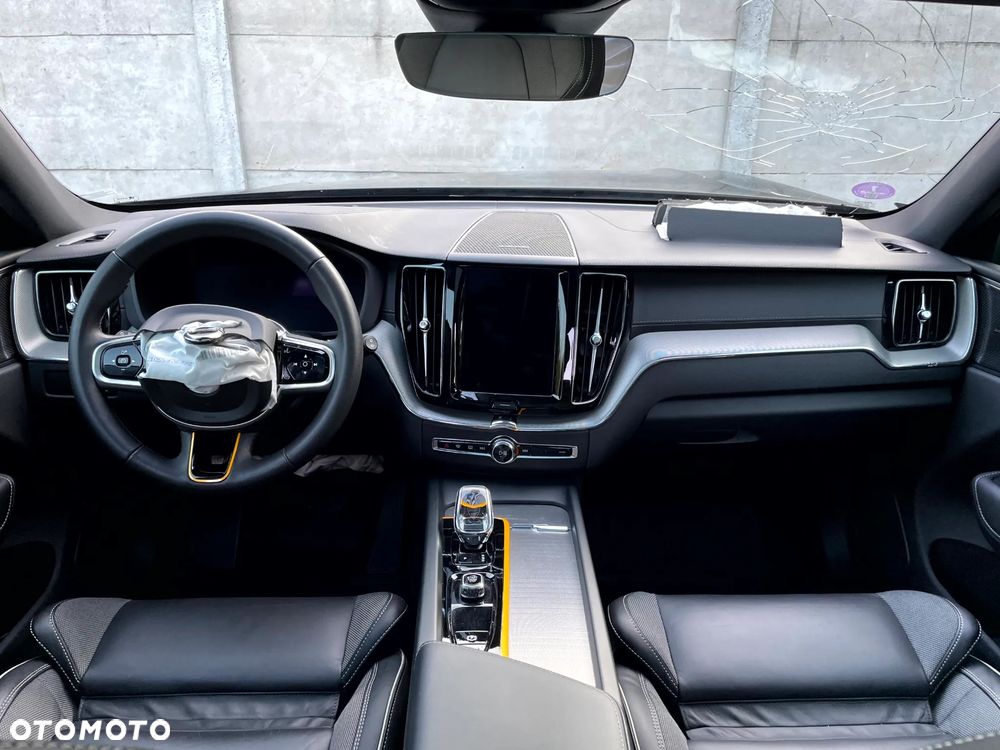 Volvo XC 60 T8 AWD Polestar Engineered - 29