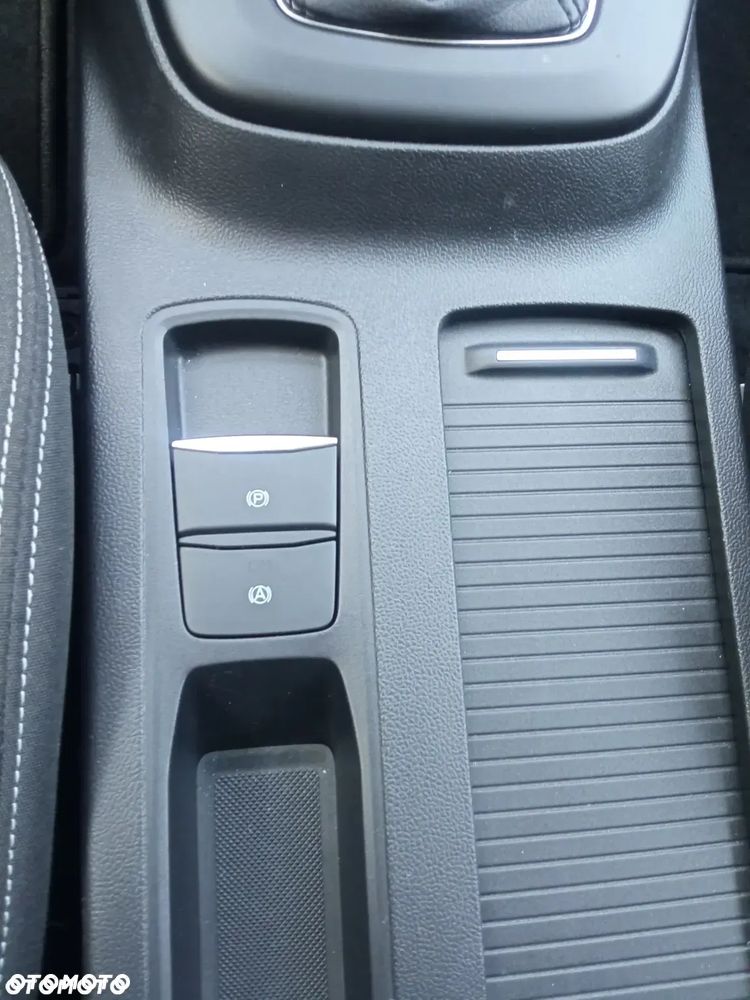 Ford Focus 1.0 EcoBoost Titanium Design - 16