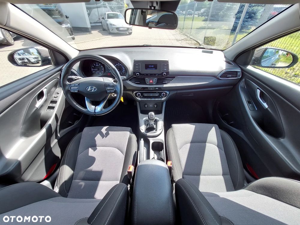 Hyundai i30 1.5 DPI Classic + - 5