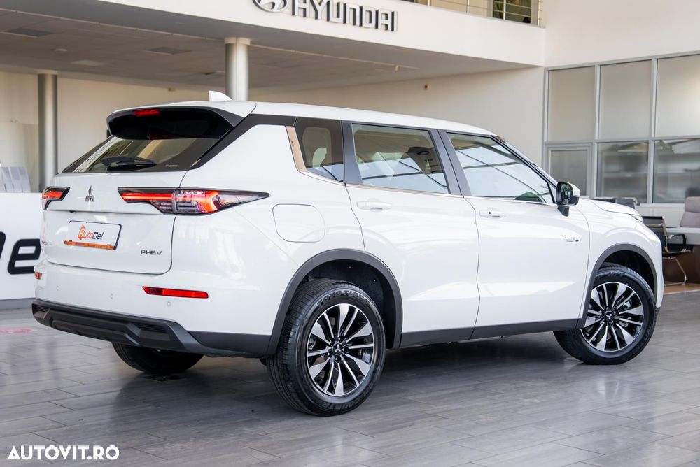 Mitsubishi Outlander - 7